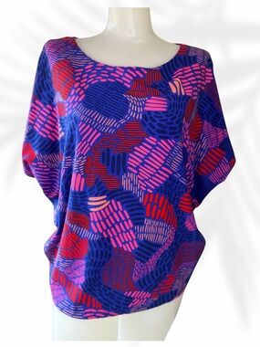 Fighting Eel Abstract Scoop-Neck Top in Blue, Pink & Red size M